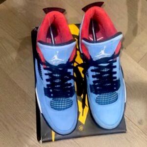 Jordan 4 Travis Scott